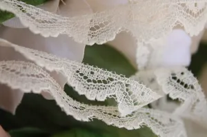 Vintage Ivory Lace Trim, Scalloped Edge, 5 yards , .5" wide