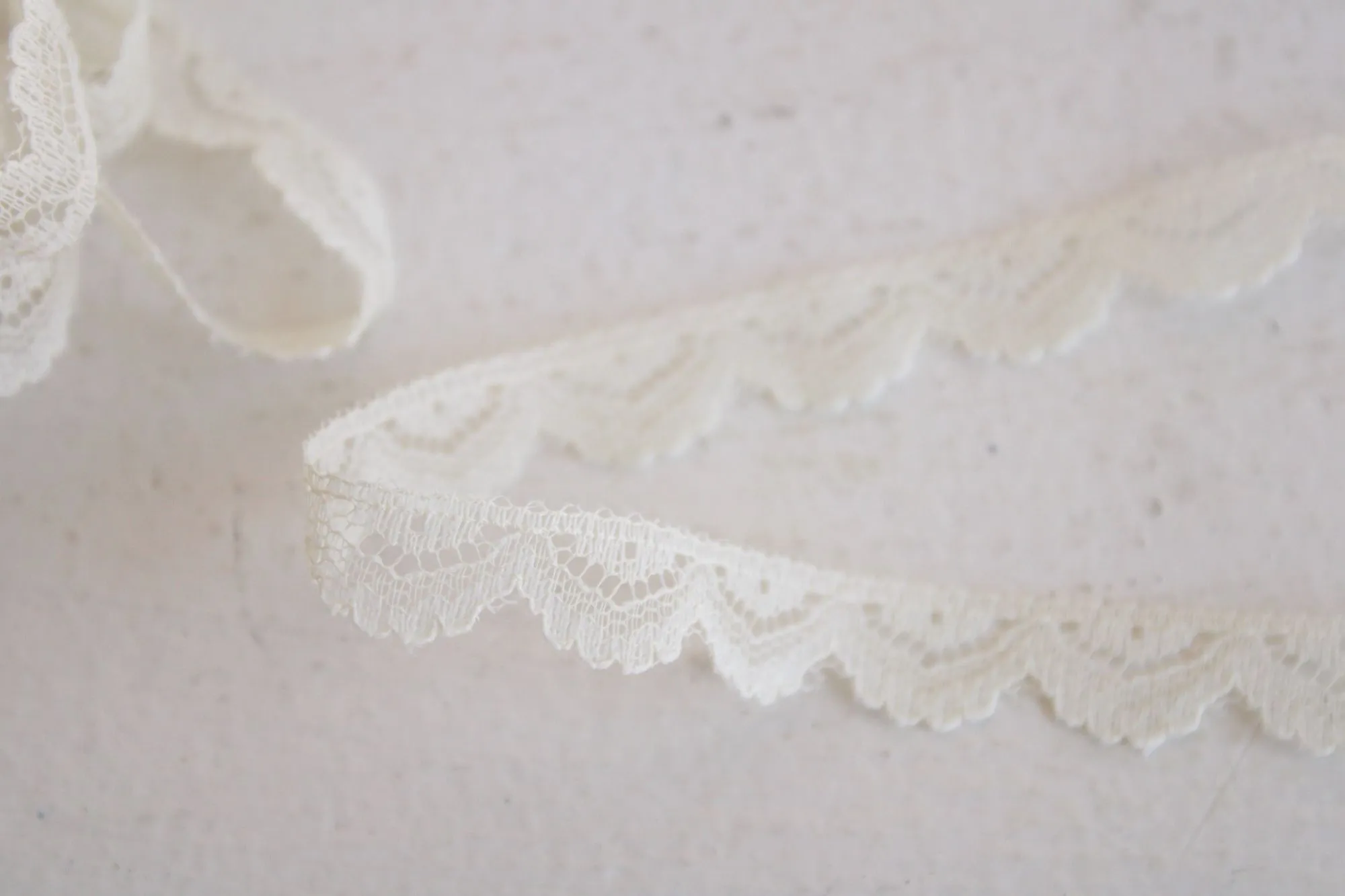 Vintage Ivory Lace Trim, Scalloped Edge, 5 yards , .5" wide